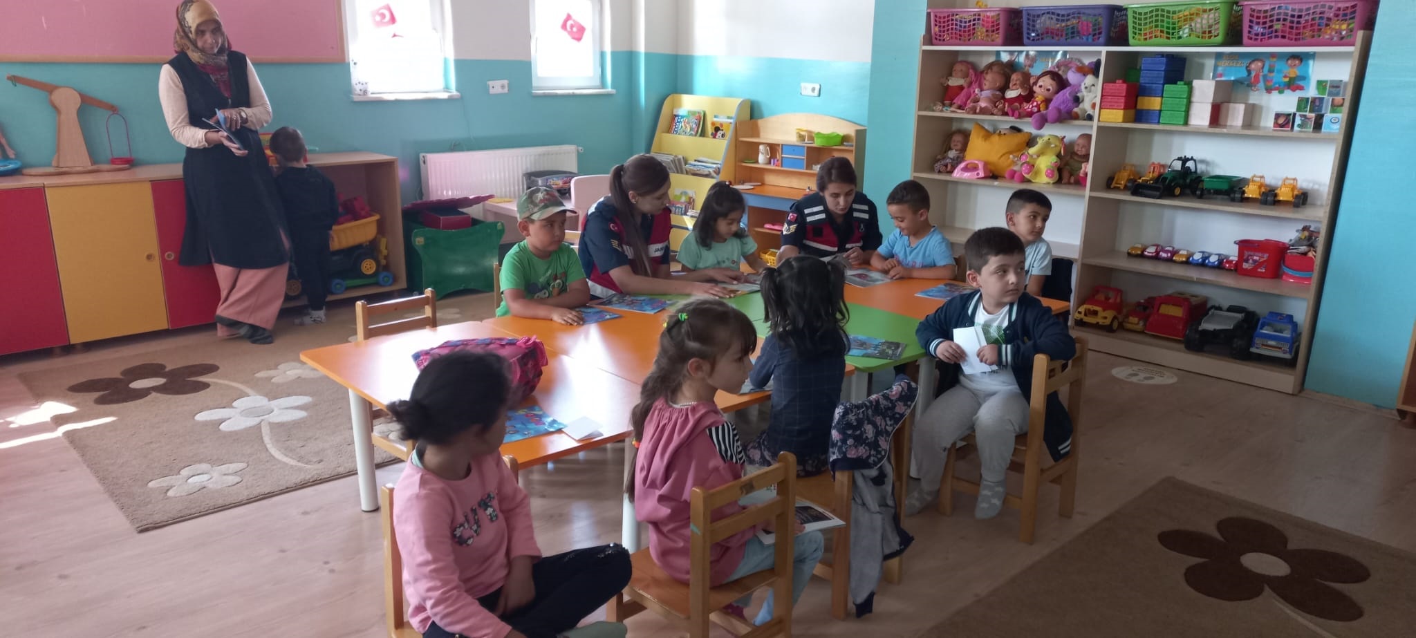 Yozgat İl Jandarma Komutanlığı ekipleri, yeni eğitim öğretim döneminin başlaması