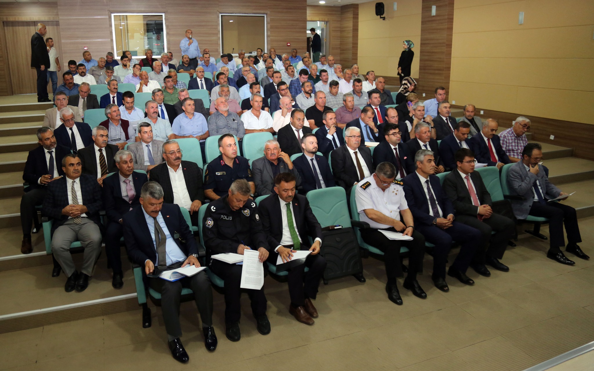 Yozgat Valisi Ziya Polat, Yerköy ilçesinde düzenlenen toplantıda köy muhtarlarının