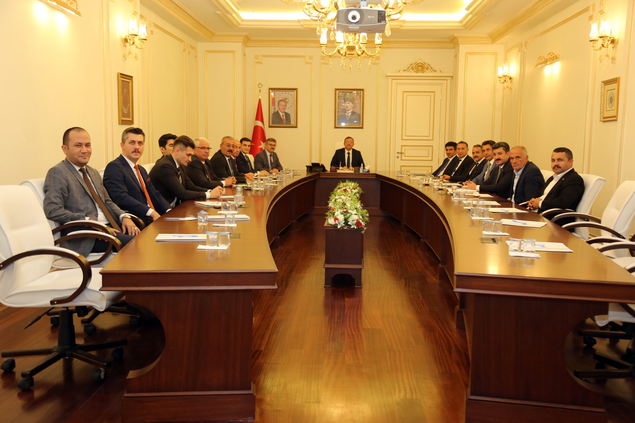 Yozgat Valisi Ziya Polat, devletin bütün imkan ve olanaklarının öğrencilerin