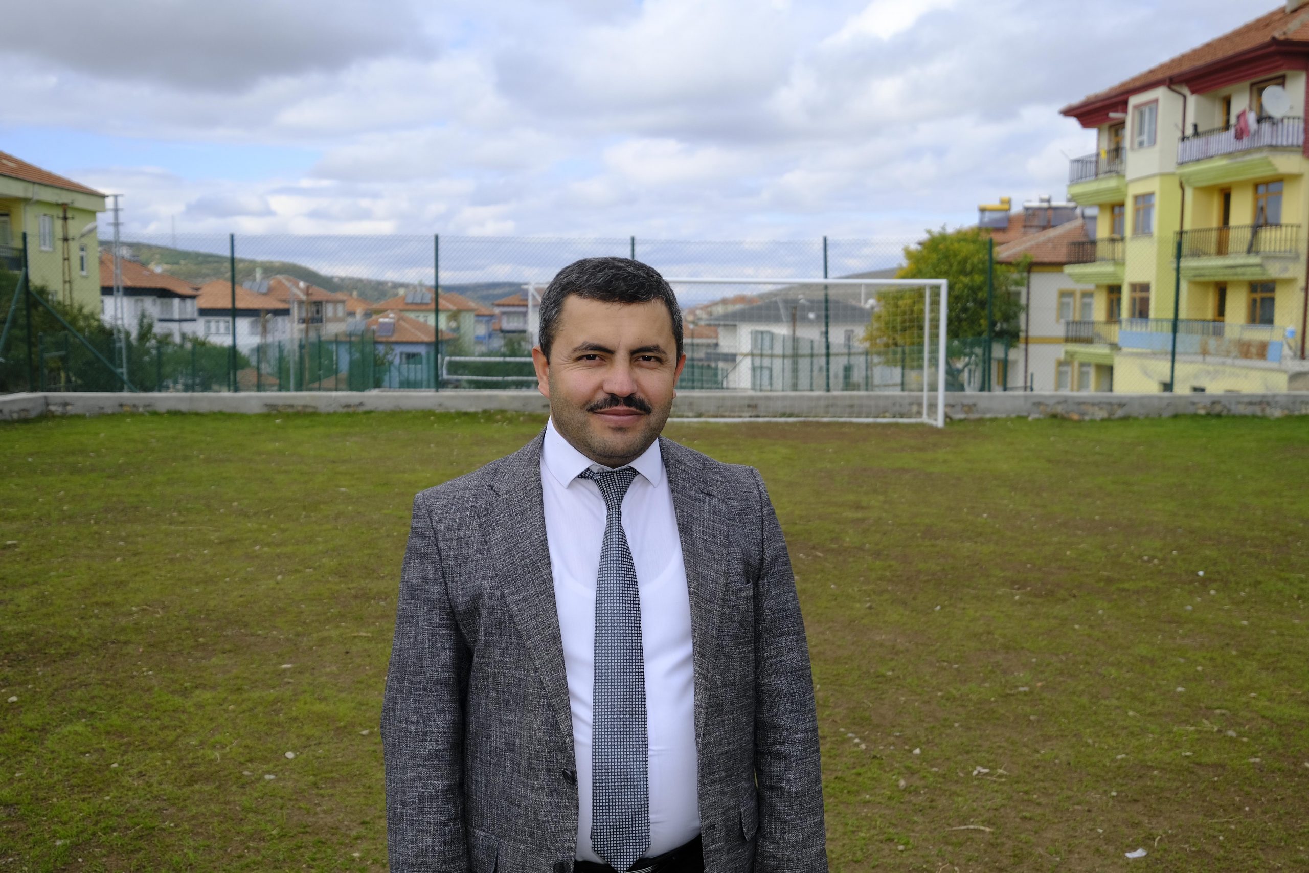 Akdağmadeni Belediyesi tarafından Yeşiltepe Mahallesinde yapımına başlanan bölgesinde tek ve