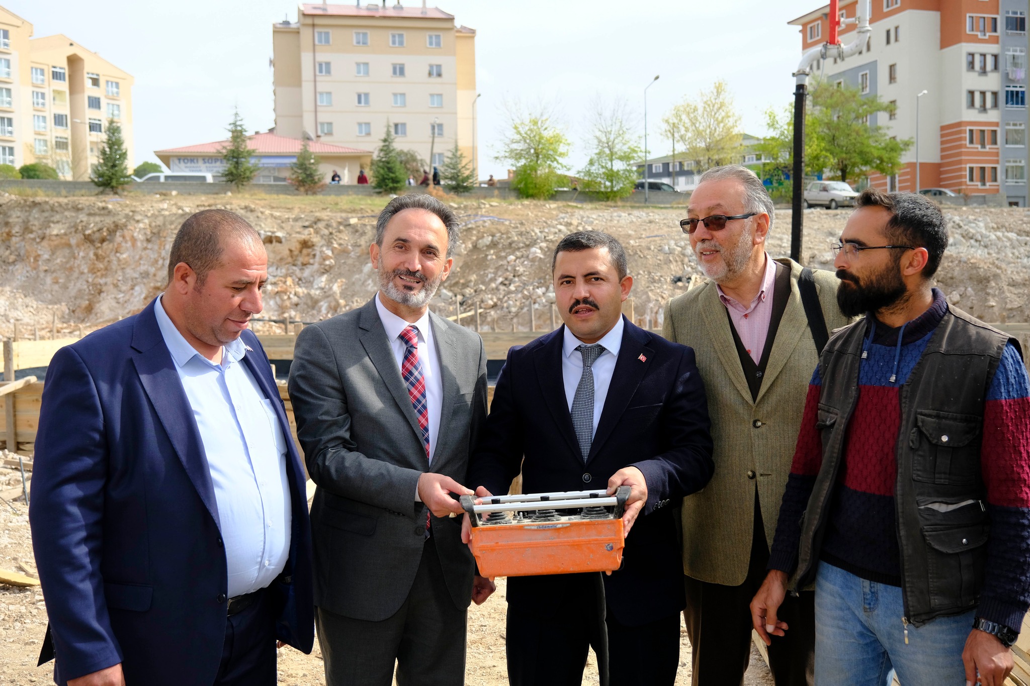 Akdağmadeni ilçesinde Seyrantepe Mahallesi Camii temel atma töreni düzenlendi.
