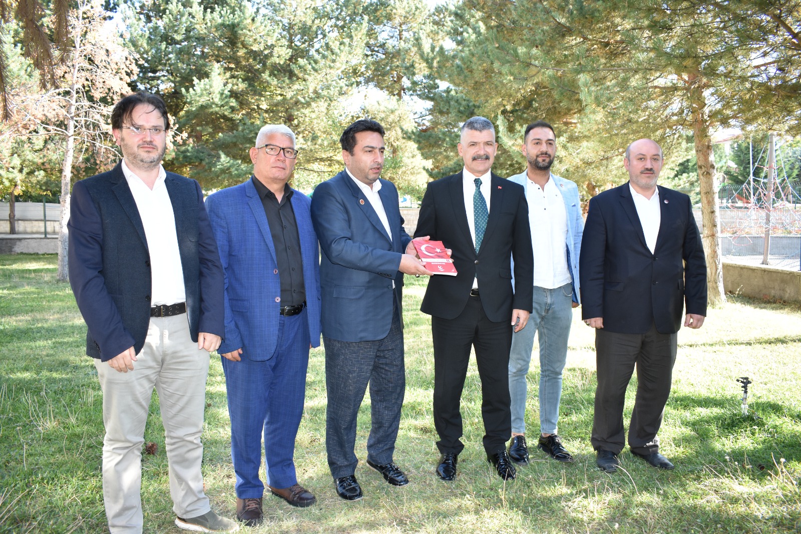 Yeniden Refah Partisi İl Başkanı ve yönetim kurulu üyeleri İl