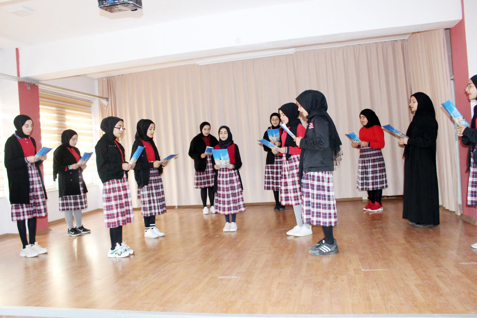 Saraykent İmam Hatip lisesi'nde Mevlid-i Nebi Programı düzenlendi.
