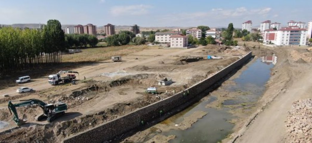 Devlet Su İşleri (DSİ) tarafından Sorgun Eğriöz deresi taşkın koruma