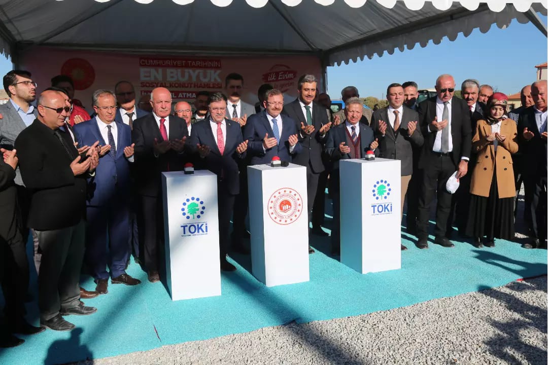 Cumhuriyet tarihinin en büyük sosyal konut projesinde ilk temel 17