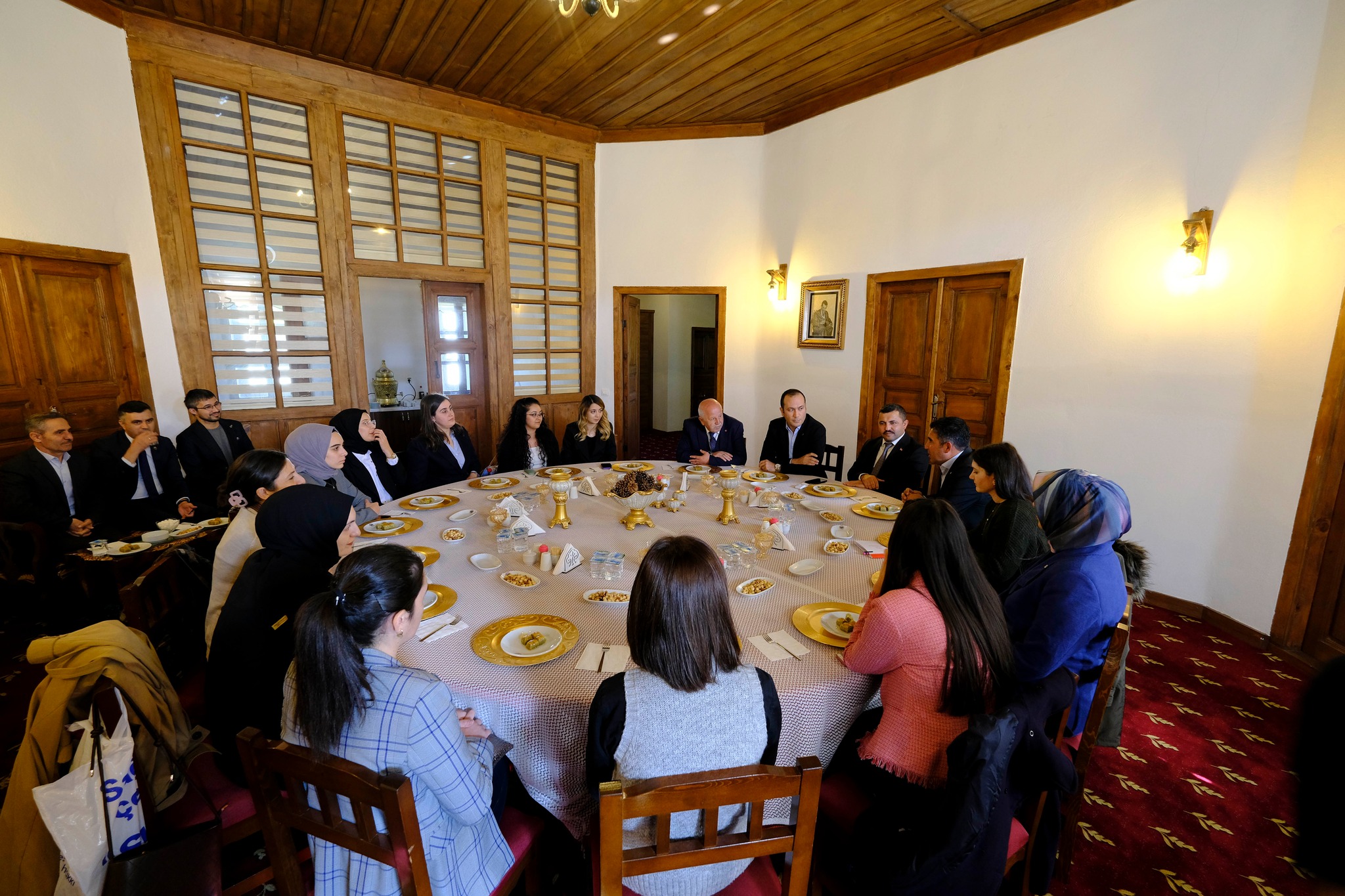 Akdağmadeni İlçe Kaymakamı Fatih Topuz, Belediye Başkanı Uzm.Dr.Nezih Yalçın ve