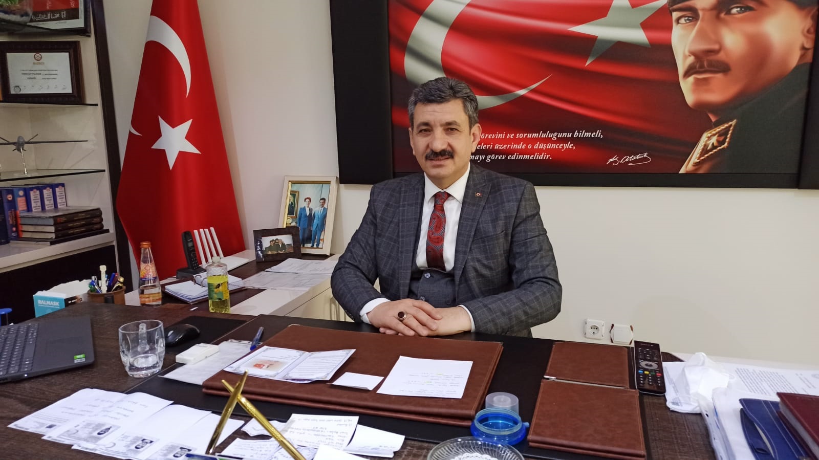 Yerköy Belediye Başkanı Ferhat Yılmaz, öğretmenlerin, tarih boyunca ve dünyanın