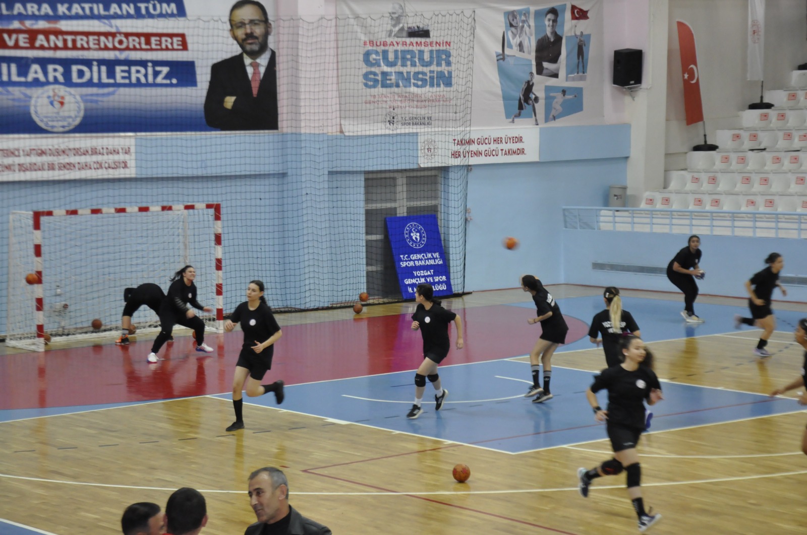 Hentbol Kadınlar Birinci Ligi A Grubunda zirve mücadelesi veren Yozgat