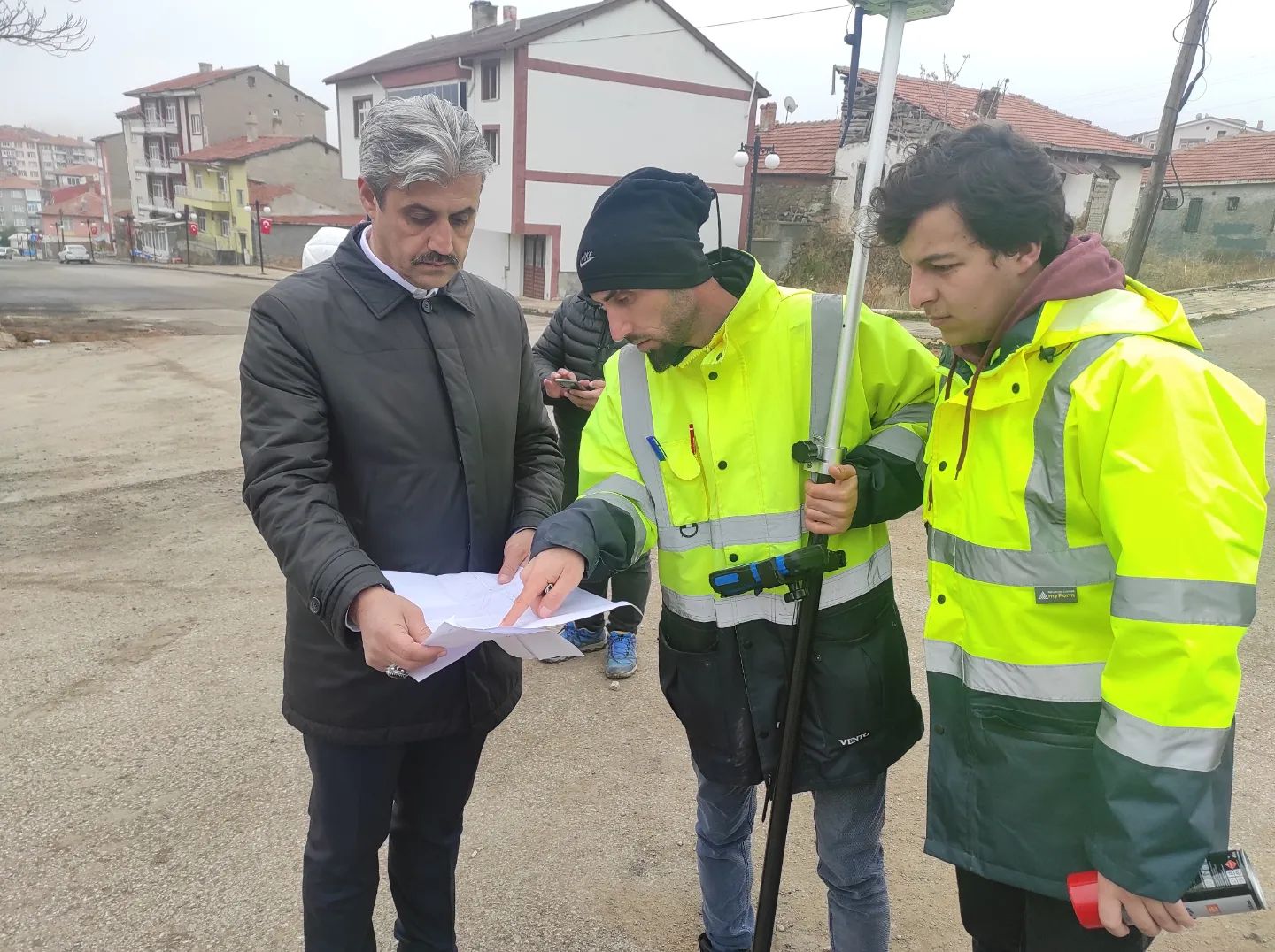 Yozgat Belediye Başkanı Celal Köse, Menekşe evlerinin yerine yapılan Millet