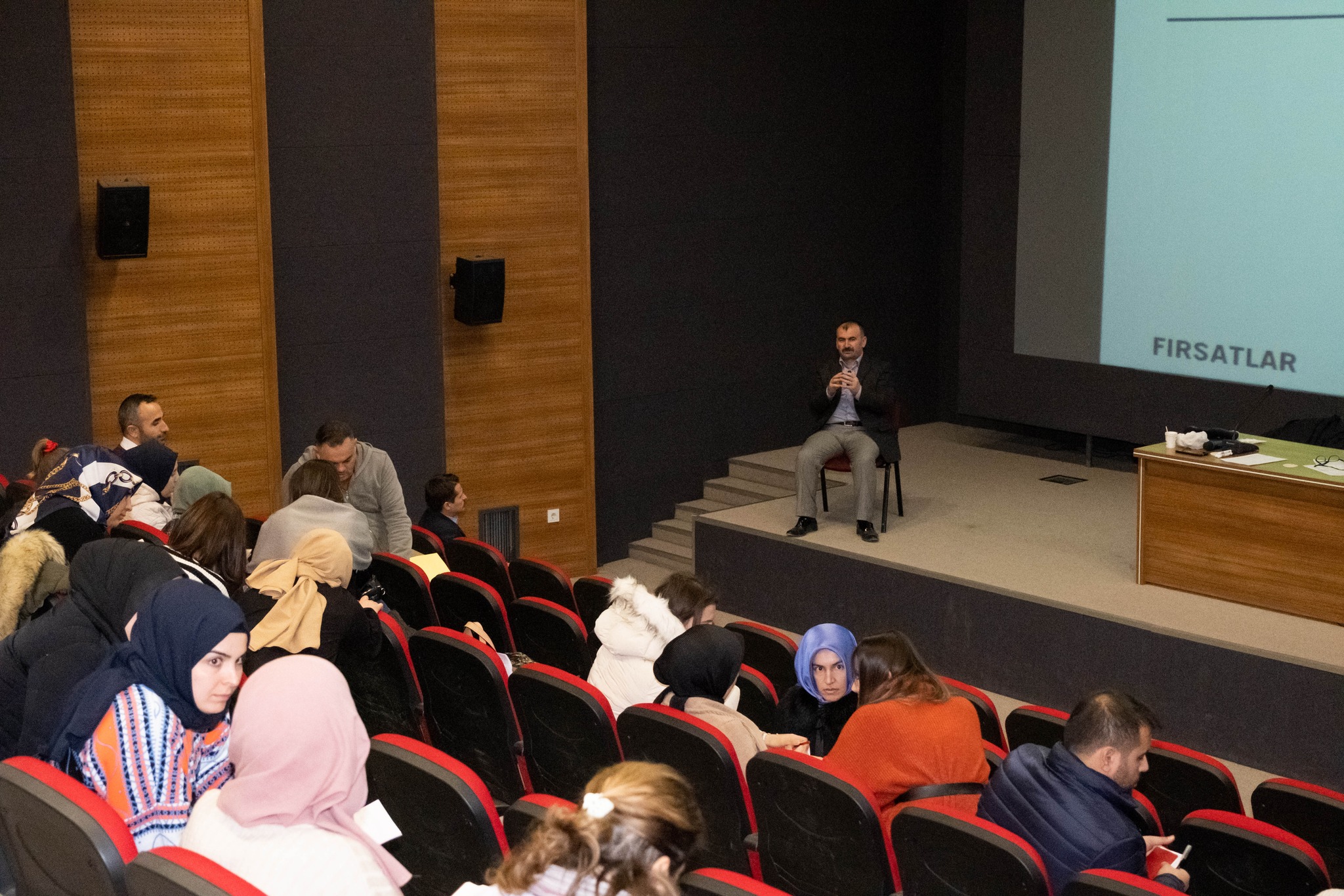 Akdağmadeni Belediyesi ve İlçe Milli Eğitim Müdürlüğü tarafından “Akdağmadeni Öğretmen