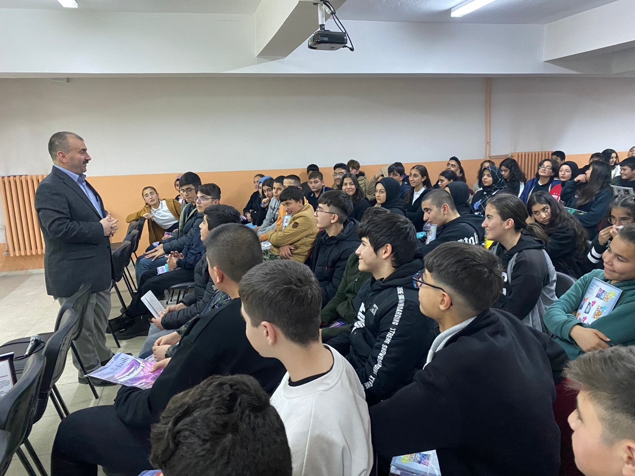 Yozgat Bozok Üniversitesi (YOBÜ) Fen Edebiyat Fakültesi Öğretim Üyesi Prof.