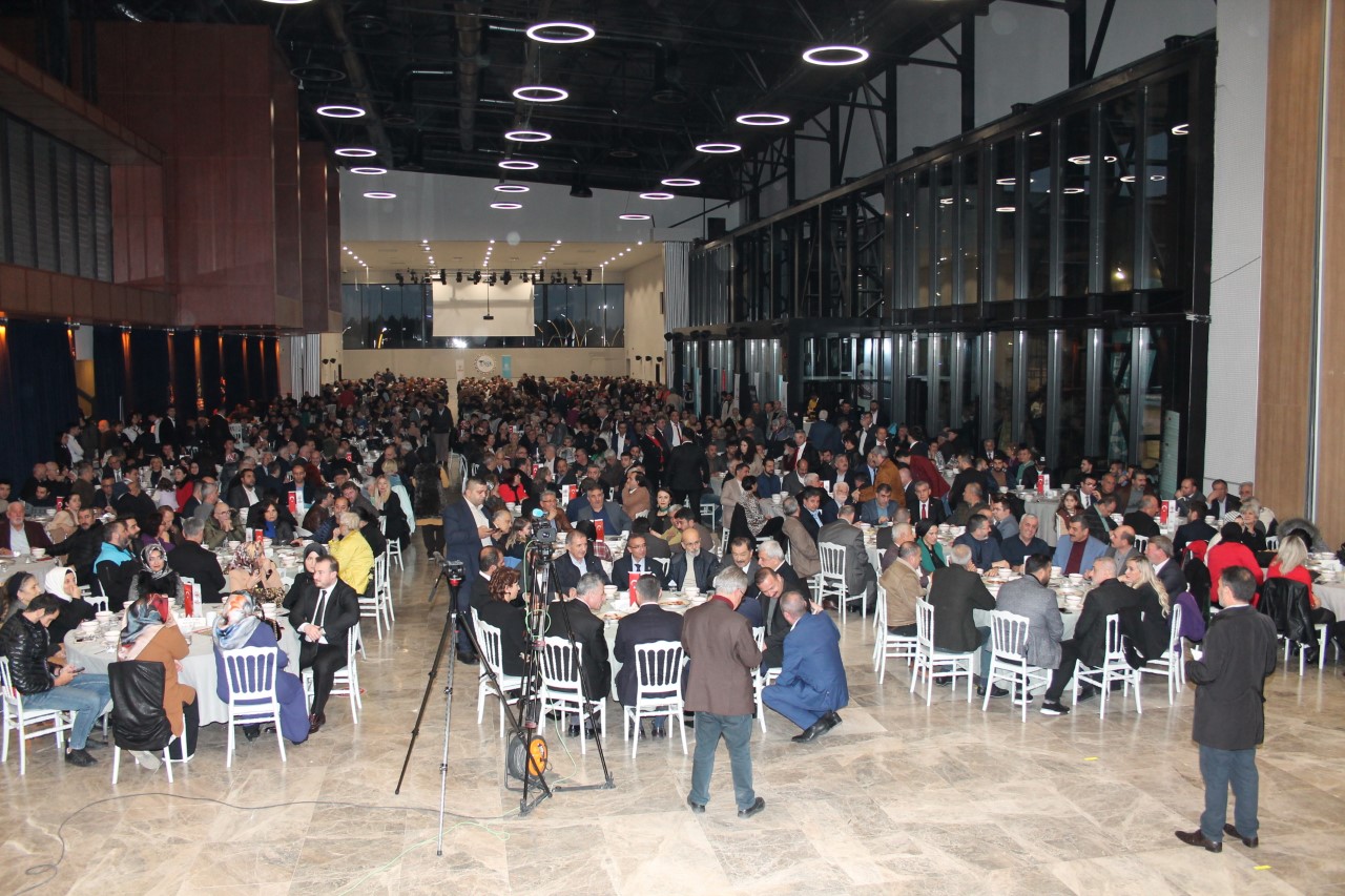 Kocaeli Yozgatlılar Federasyonu tarafından organize edilen ‘Arabaşı Şöleni’, yüzlerce insanın