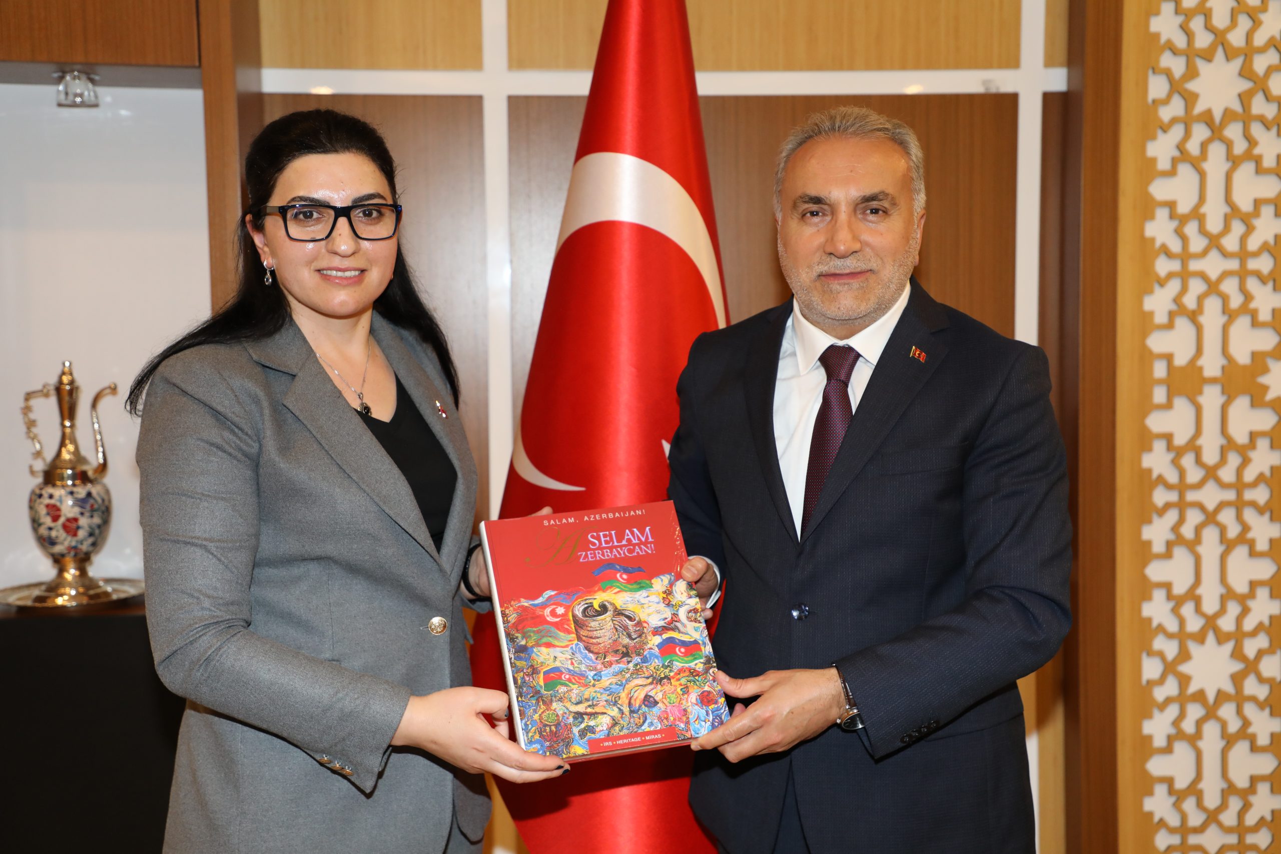 Gazi Üniversitesi doktora öğrencisi, Azerbaycan'lı araştırmacı, gazeteci, yazar Şehla Aslan,