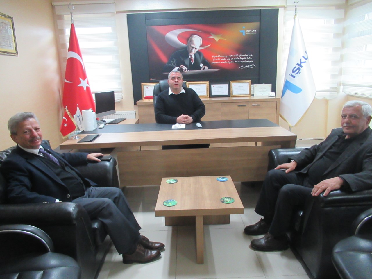 Ak Parti Yozgat İl Başkanı Yusuf Başer, beraberinde İl Başkan