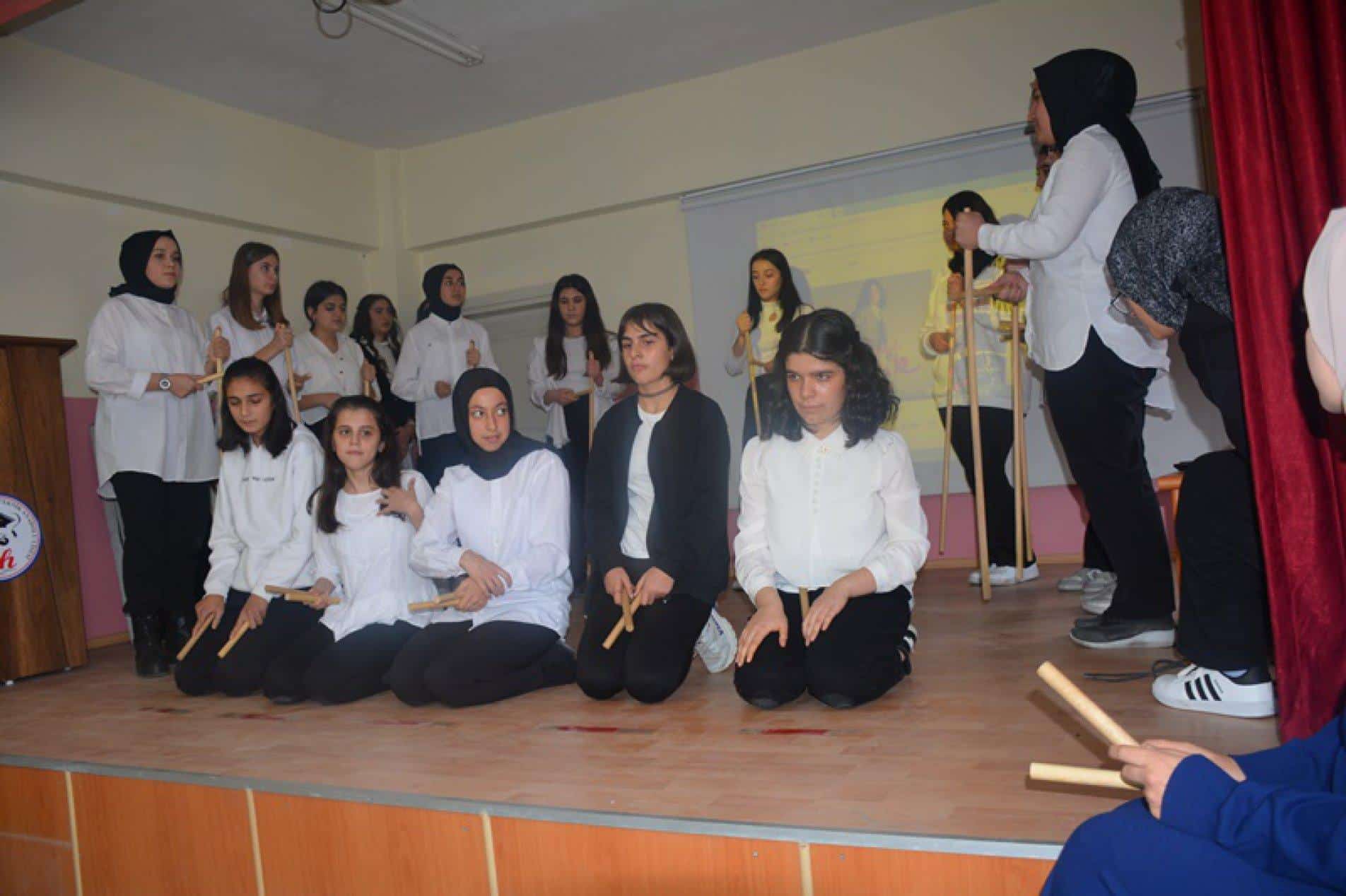 Yozgat’ın Sorgun Nene Hatun Mesleki ve Teknik Anadolu Lisesi öğrencileri