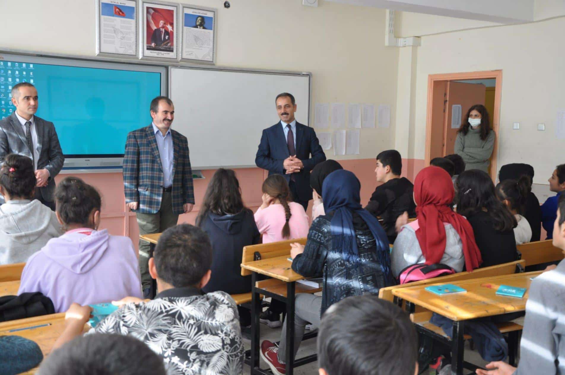 Yozgat Bozok Üniversitesi (YOBÜ) Öğretim Üyesi Prof. Dr. Mustafa Böyükata,