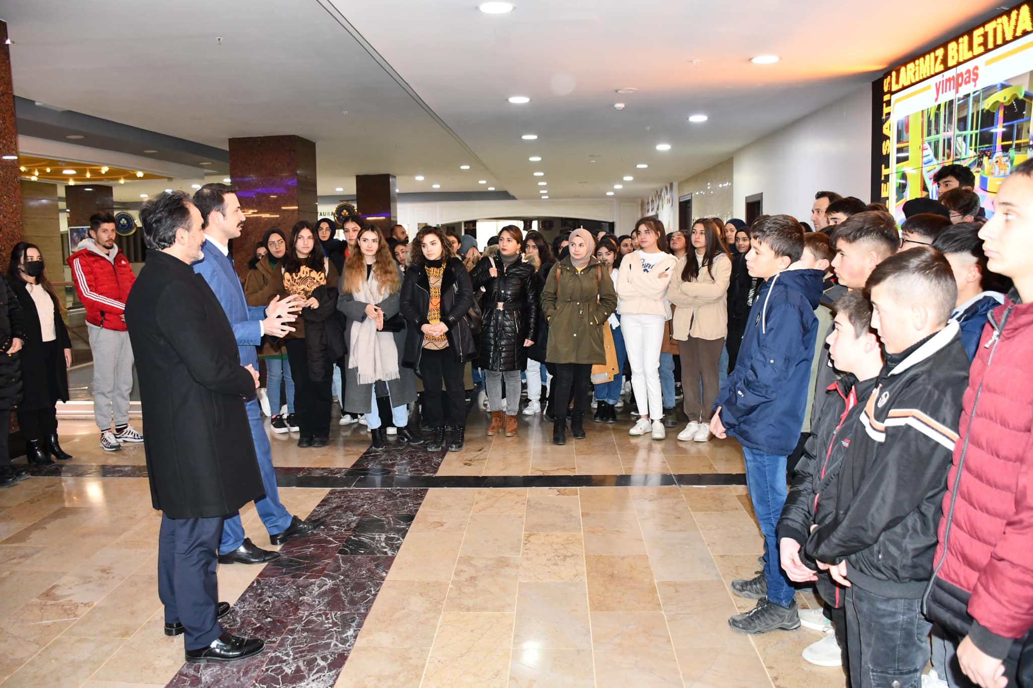 Saraykent Kaymakamlığı Milyonların Hikayesi Projesi kapsamında ilçedeki öğrencileri, Yozgat Merkezde