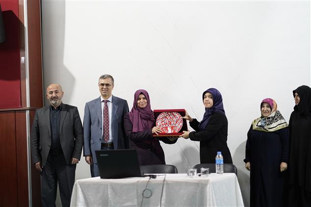 Bozok Üniversitesi Öğretim Üyesi Dr. Fatma Göçmen, tarafından Sorgun Müftülüğünde