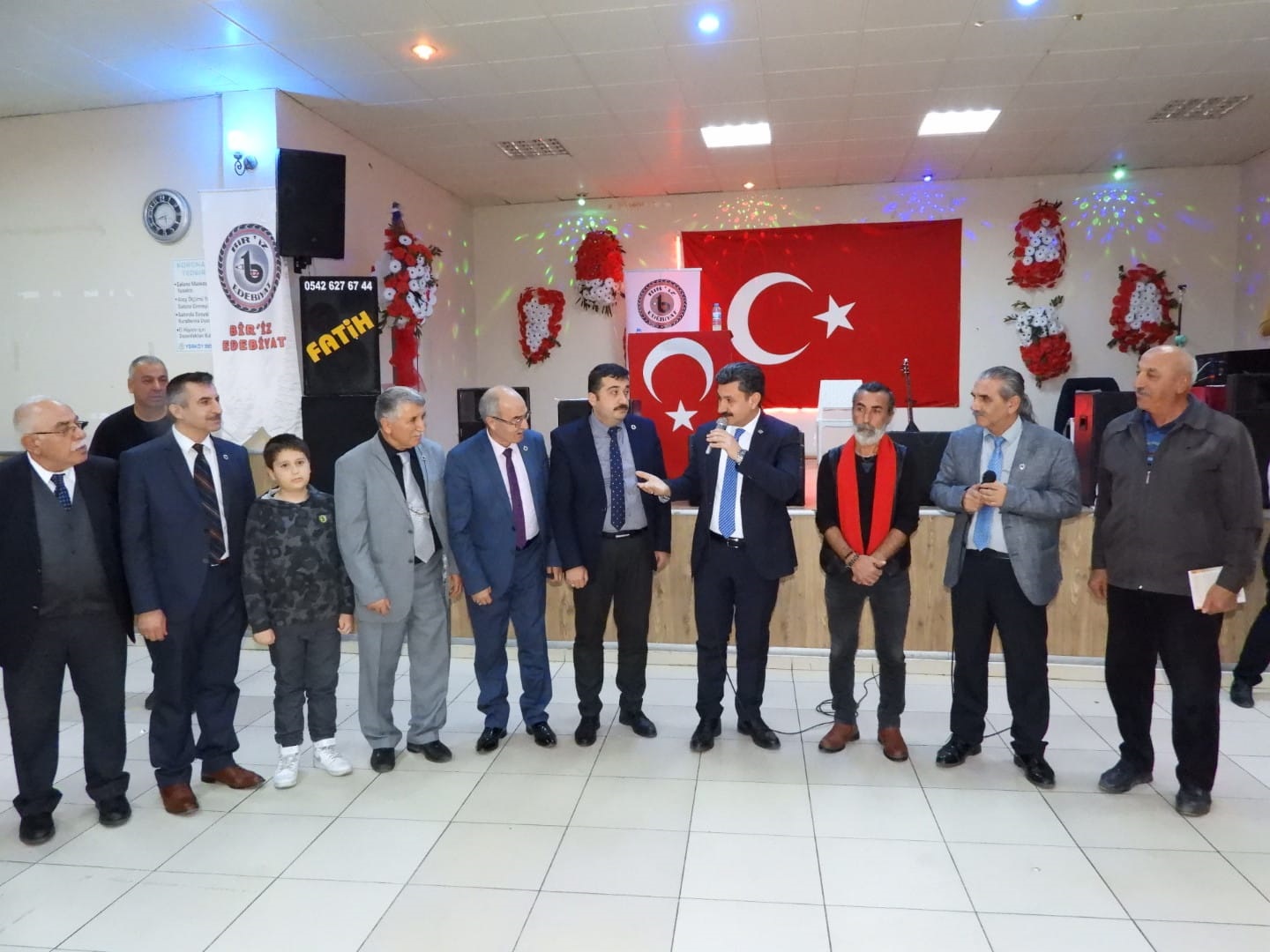 Yerköy Belediye Başkanı Ferhat Yılmaz, Biriz Edebiyat Derneği Başkanı Adem