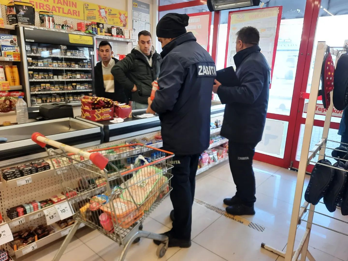 Yozgat Belediyesi Zabıta ekipleri tarafından, ilde faaliyetini sürdüren zincir marketlere
