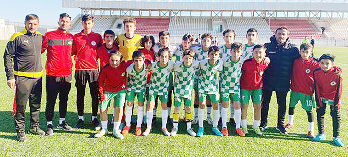 Yozgat Belediyesi Bozokspor U14 takımı lige galibiyet ile başladı.