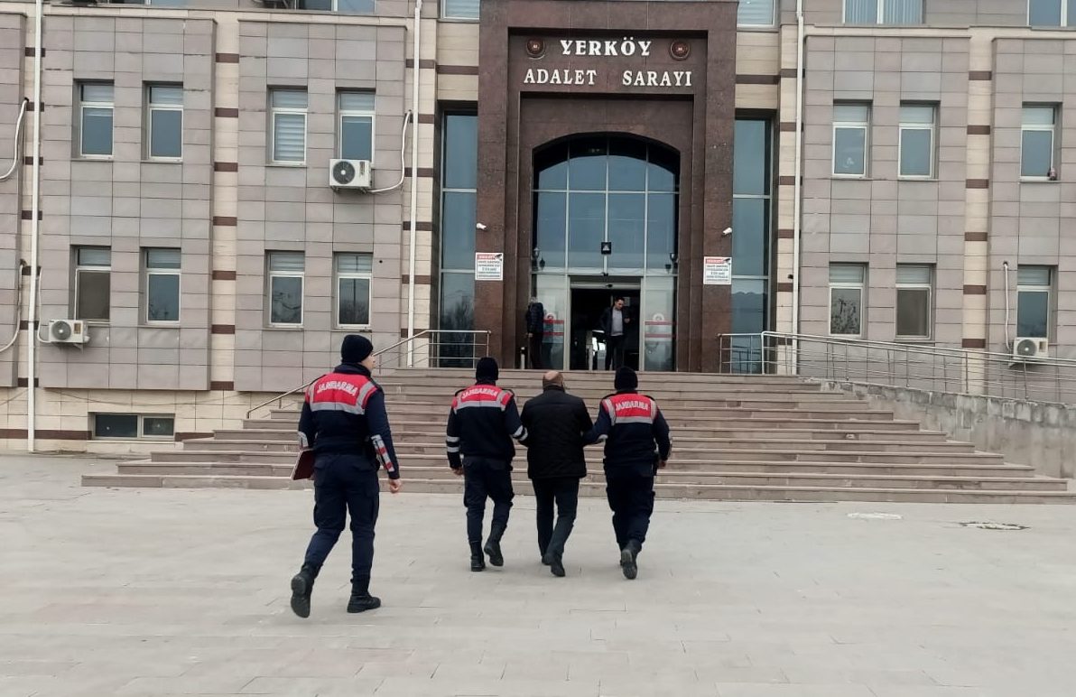 Yozgat İl Jandarma Komutanlığı JASAT ekipleri tarafından aranan şahıslara yönelik