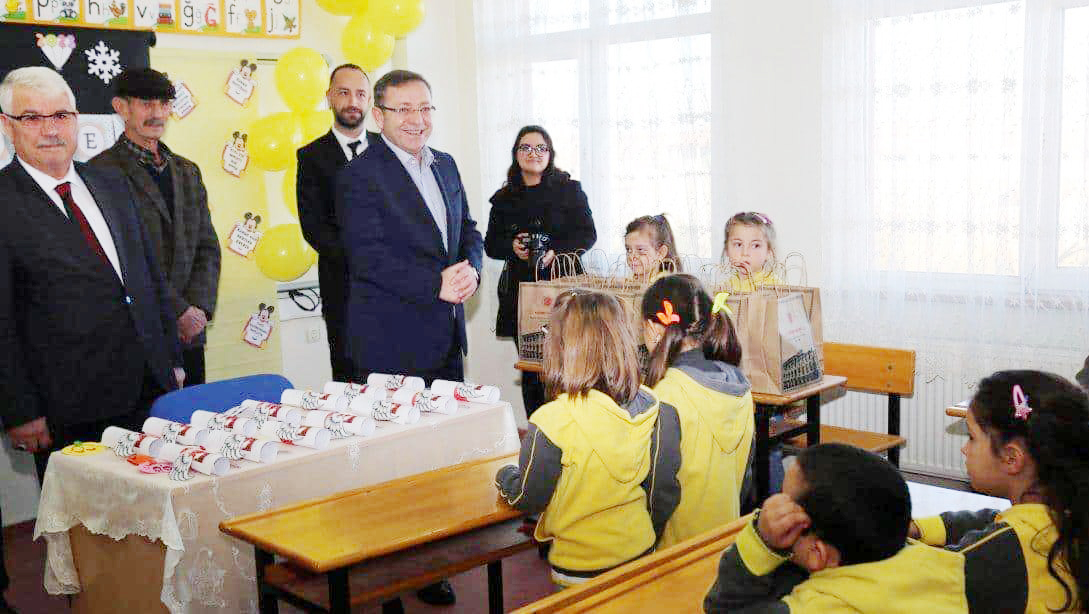 Yozgat’ta 2022-2023 eğitim öğretim yılının birinci dönemi okullarda düzenlenen karne