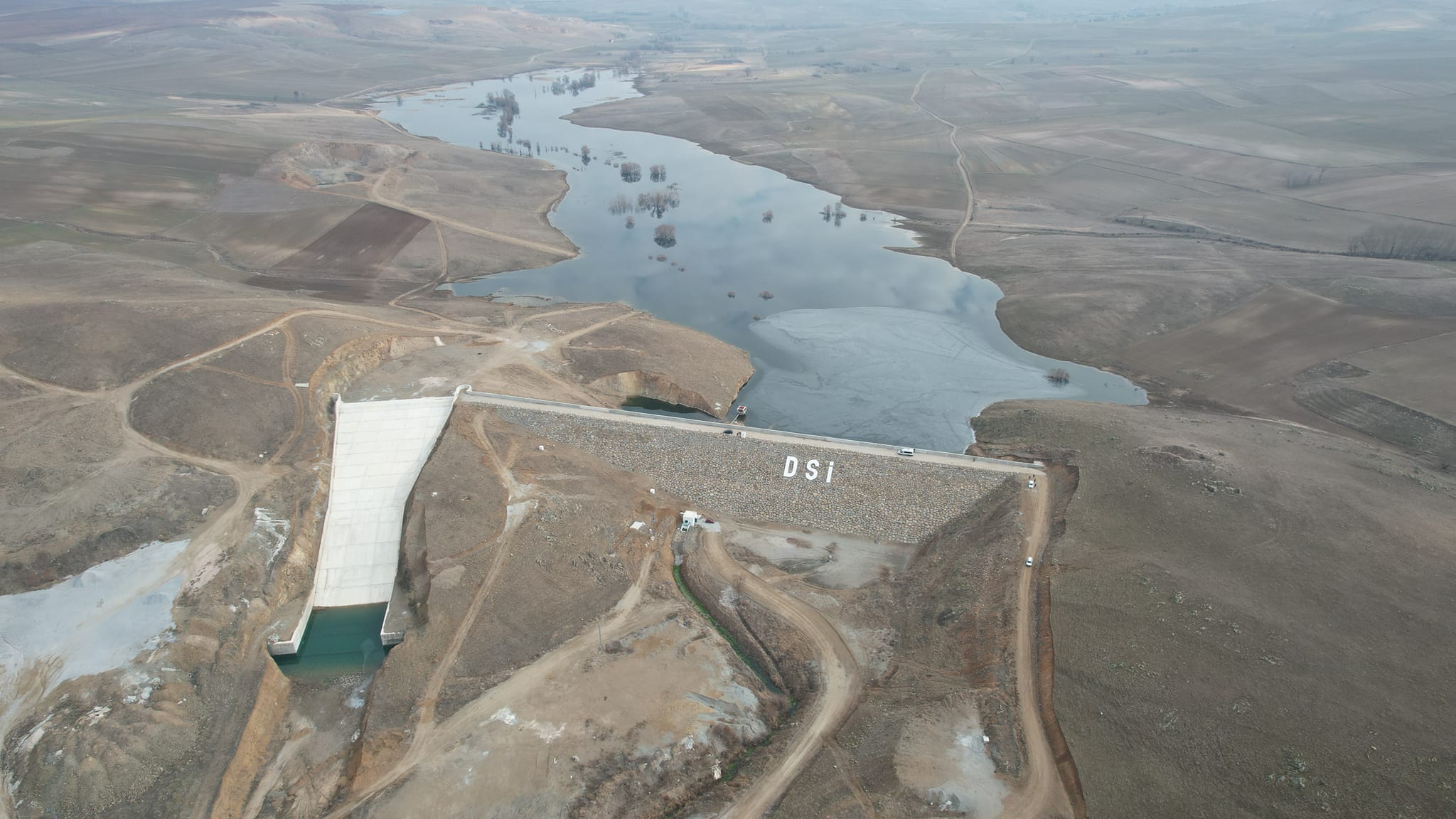 Yozgat’ın Sorgun ilçesinde yapımı tamamlanan Sarıhamzalı göletinin kesin kabulü yapıldı.