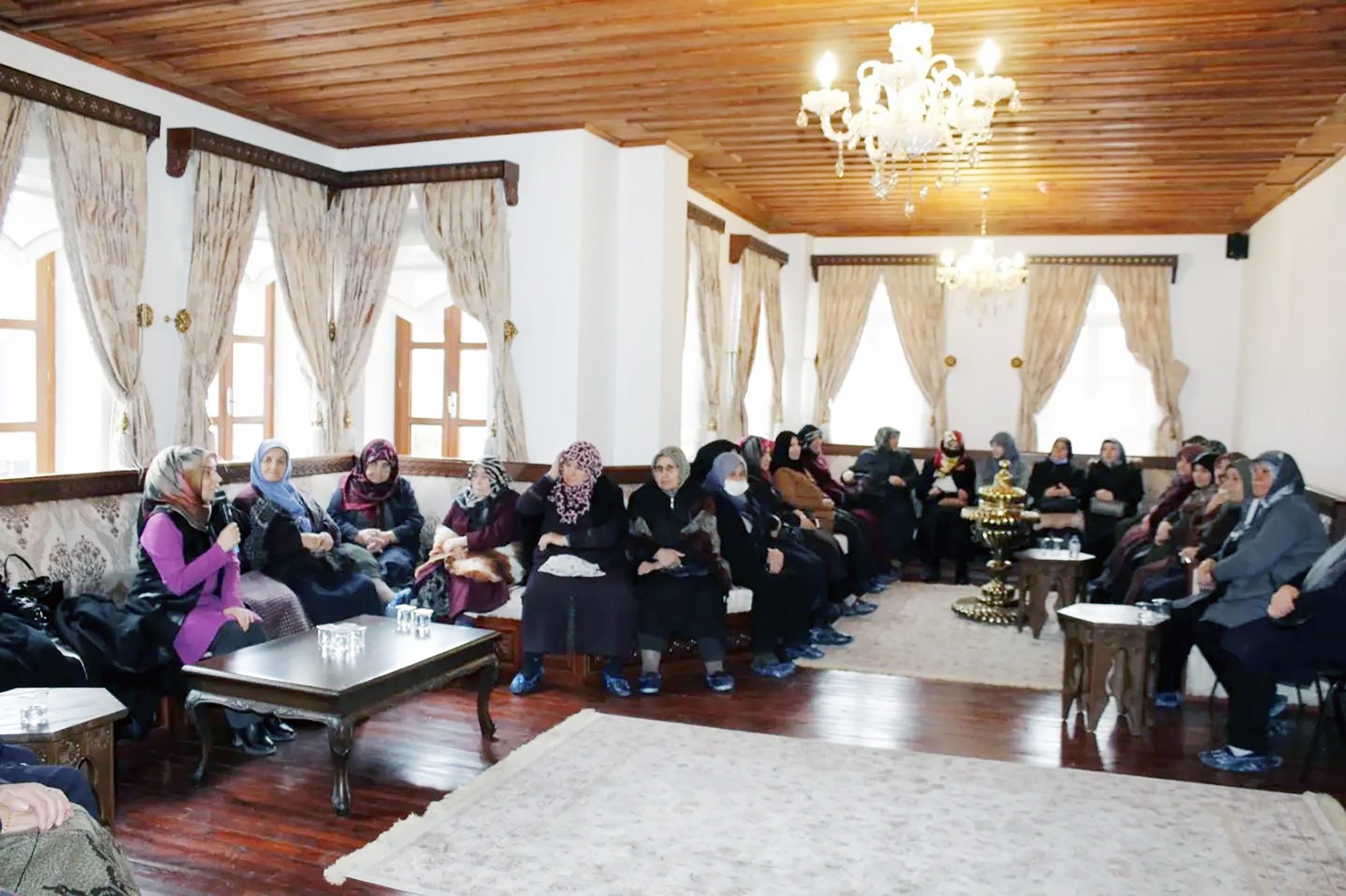 Yozgat Belediyesi tarafından kadınlara yönelik düzenlenen söyleşi programları devam ediyor.