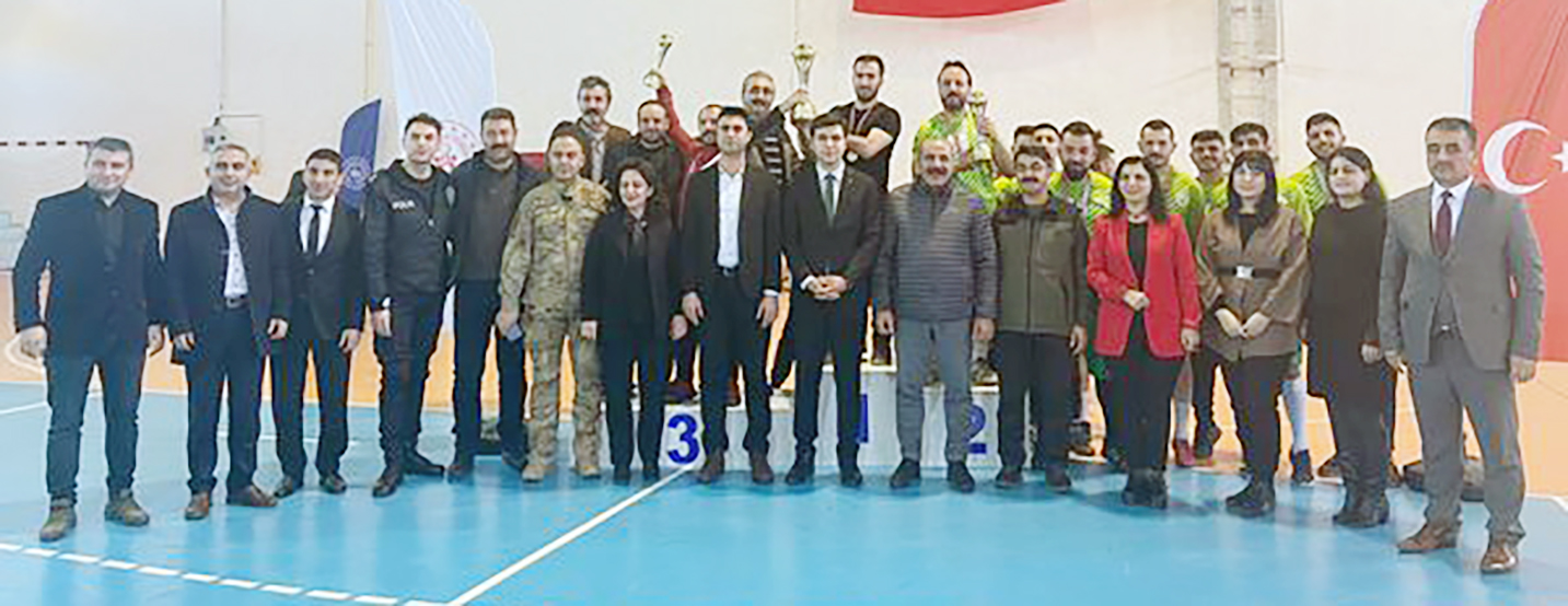Yozgat’ın Çayıralan ilçesinde Kaymakamlık tarafından düzenlenen voleybol turnuvası tamamlandı. Çayıralan