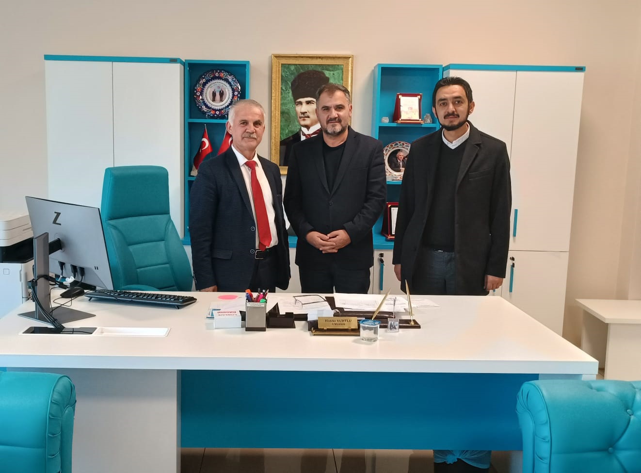 Eğitim Bir Sen Yozgat Şube Başkanı Kenan Şerefli, beraberinde İnfak