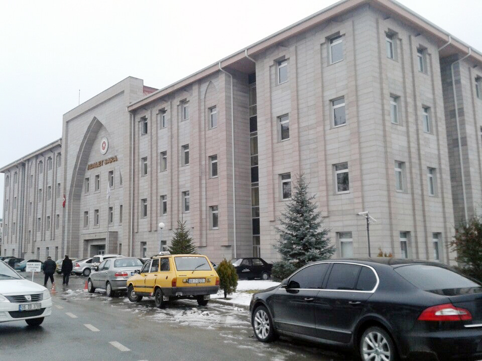 Yozgat Adliyesinde görev yapan savcı ve hakimler, deprem bölgesinden Yozgat’a