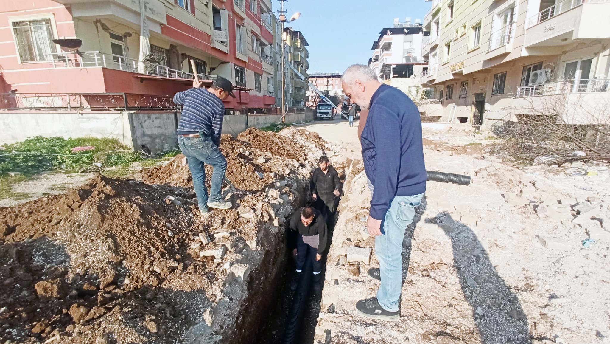 Deprem bölgesi Hatay Kırıkhan’da çalışmalarını sürdüren Boğazlıyan Belediye Başkanı Gökhan