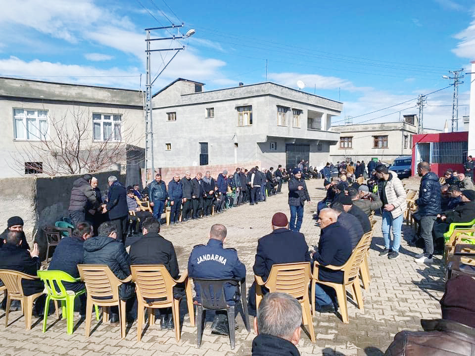 AK Parti Yozgat Milletvekili Yusuf Başer, Gaziantep Yavuzeli’nde depremzedeler ile