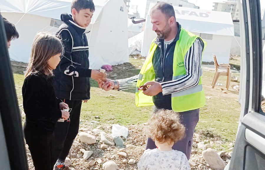 Yozgat İl Özel İdaresi tarafından Hatay’ın Hassa ilçesinde depremzede çocuklara