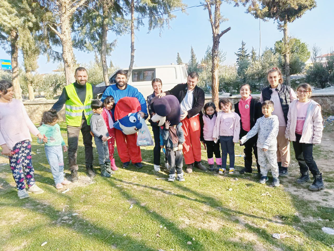 Kahramanmaraş merkezli depremlerin etkilediği kentlerden Hatay'ın Hassa ilçesinde çadır kentlerde