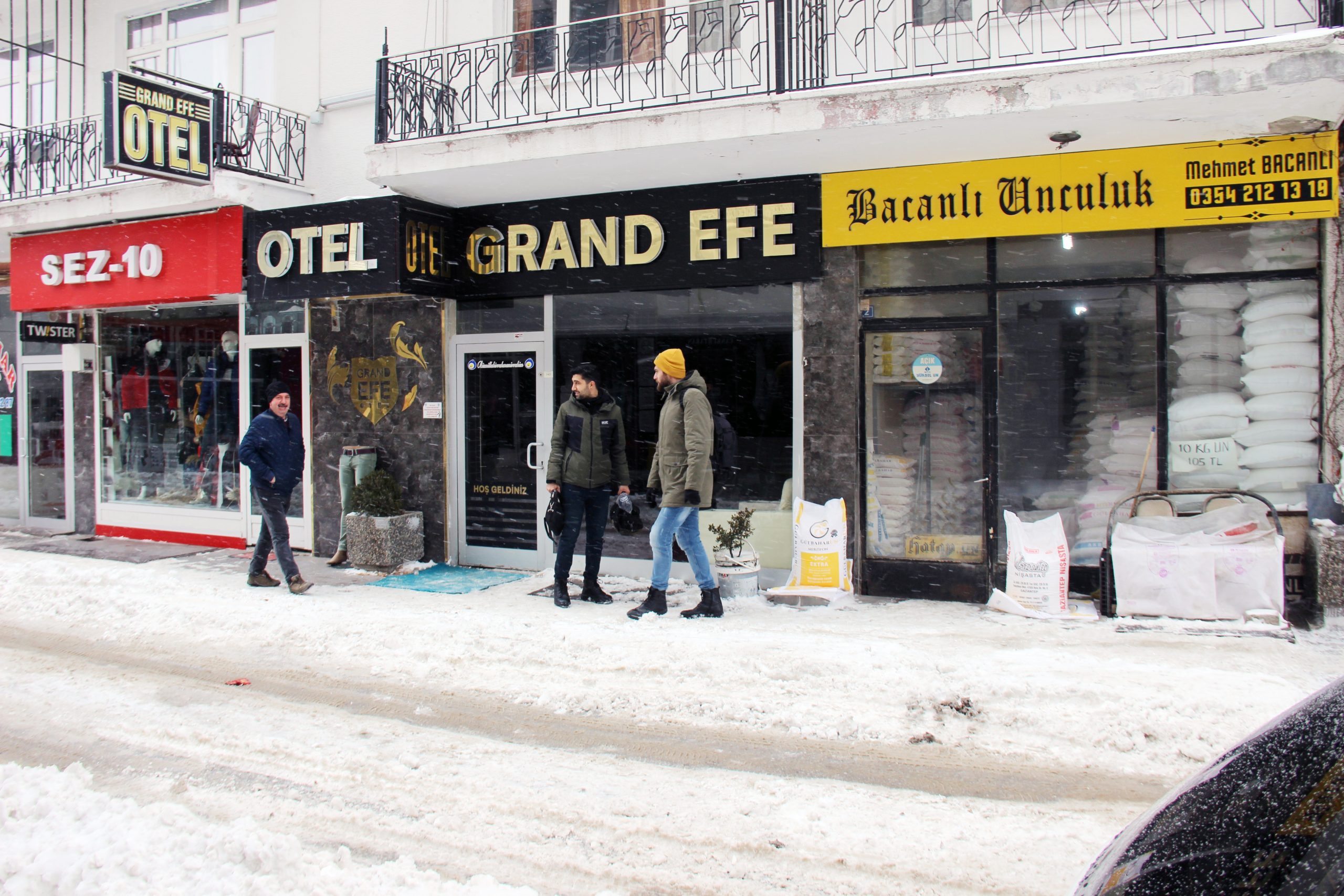 Kahramanmaraş'ın Pazarcık ilçesinde saat 04:17'de 7.7, Elbistan ilçesinde saat 13:24'te