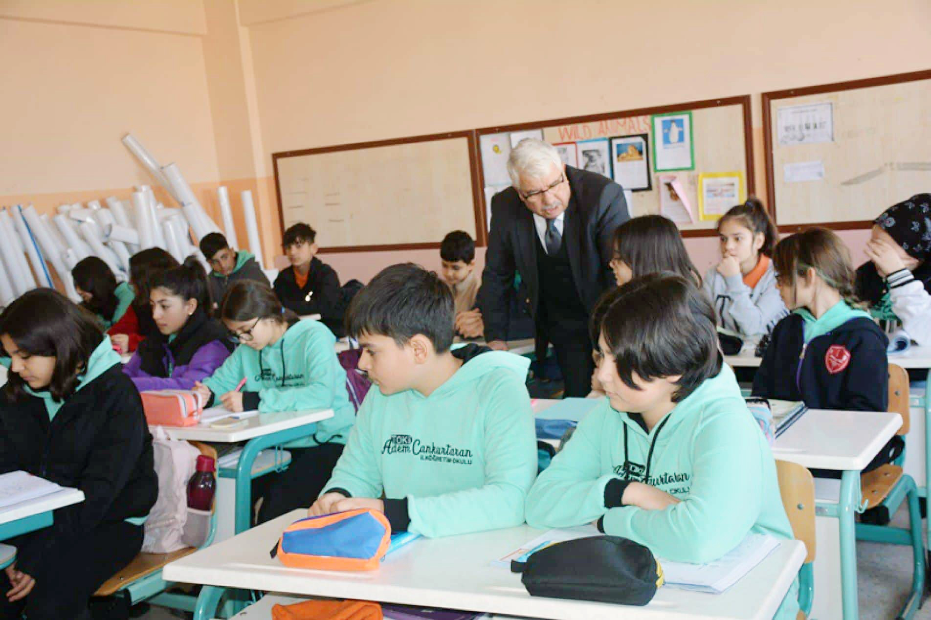 Yozgat İl Milli Eğitim Müdürü Yusuf Yazıcı, Yozgat’ta çeşitli okullara