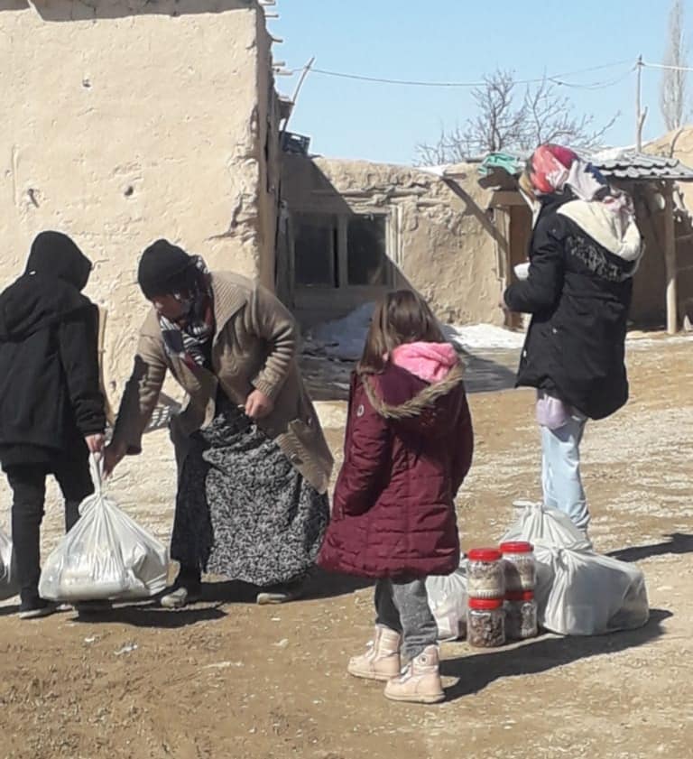 Yozgat’ın Yenifakılı ilçesinde Belediye öncülüğünde toplanan destekler Kahramanmaraş’ın Elbistan ilçesindeki