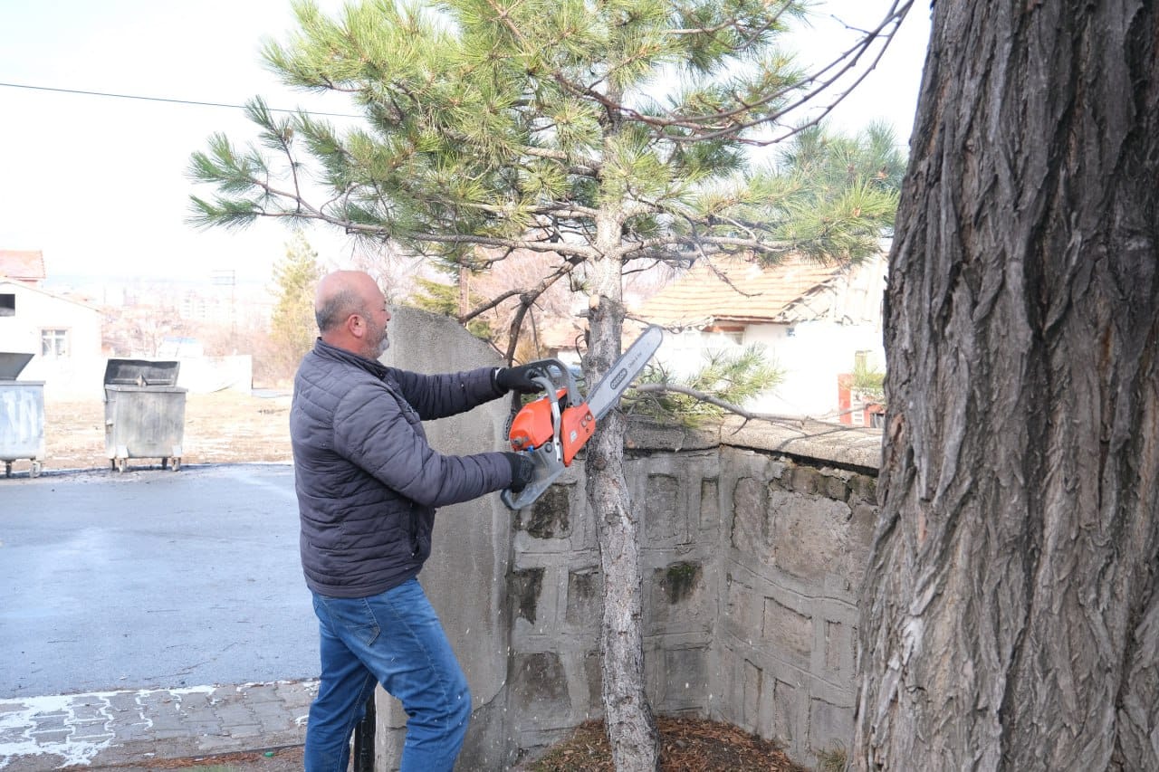 Yozgat’ın Sorgun ilçesinde, belediye ekipleri tarafından okulların yarı yıl tatiline