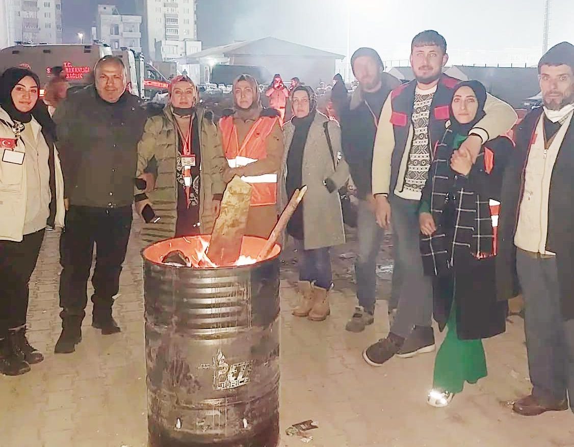 Sorgun Şefkat Eli İnsani Yardım Derneği Başkanı Pınar Ünal, deprem