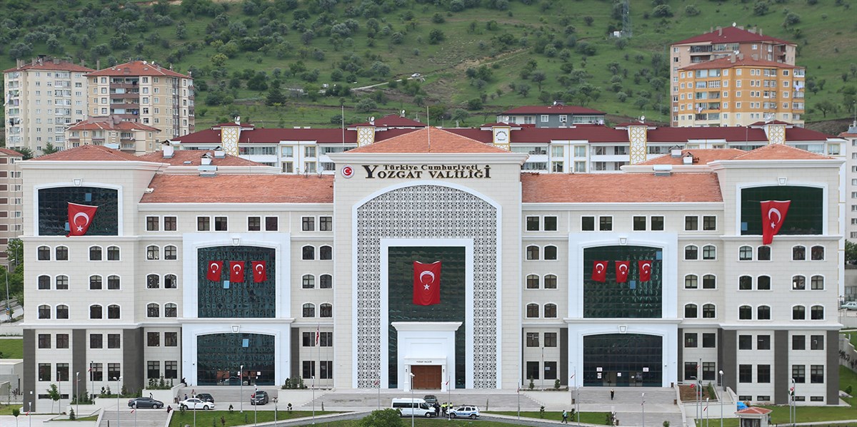 Yozgat Valiliğinden yapılan yazılı açıklamada; bazı şahısların valilik ve kamu