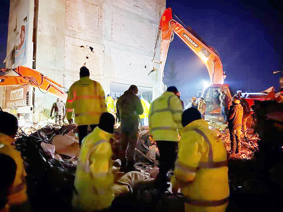 Türkiye’de son yüzyılın en büyük deprem felaketi olarak nitelendirilen Kahramanmaraş
