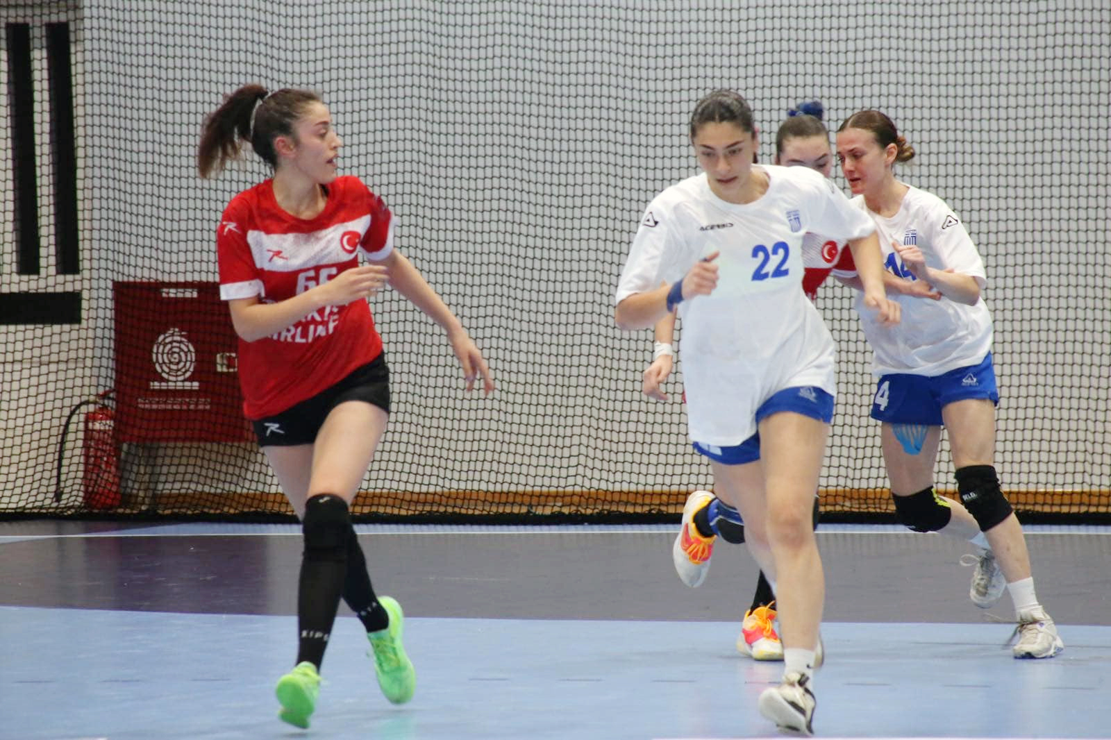 Hentbol Kadınlar Birinci Ligi A Grubunda mücadele eden Yozgat Aile