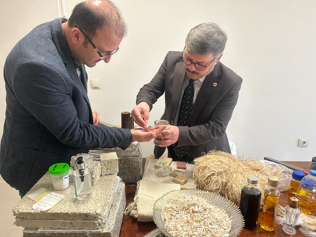 Yozgat Bozok Üniversitesi tarafından İhtisas alanı olan Kenevir üzerine 60