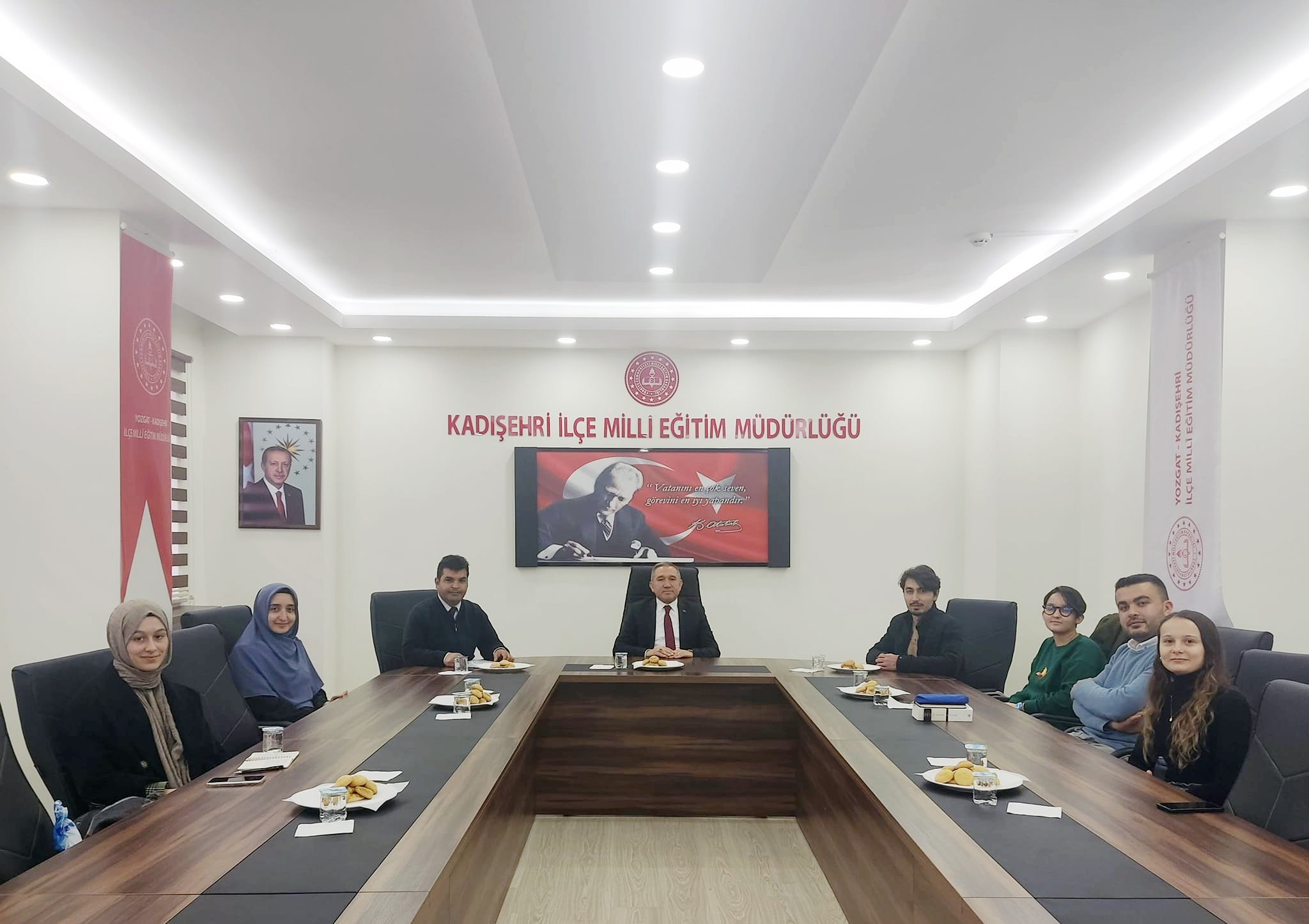 Kadışehri ilçesinde okullara ataması yapılan öğretmenlerin adaylık eğitimleri başladı.