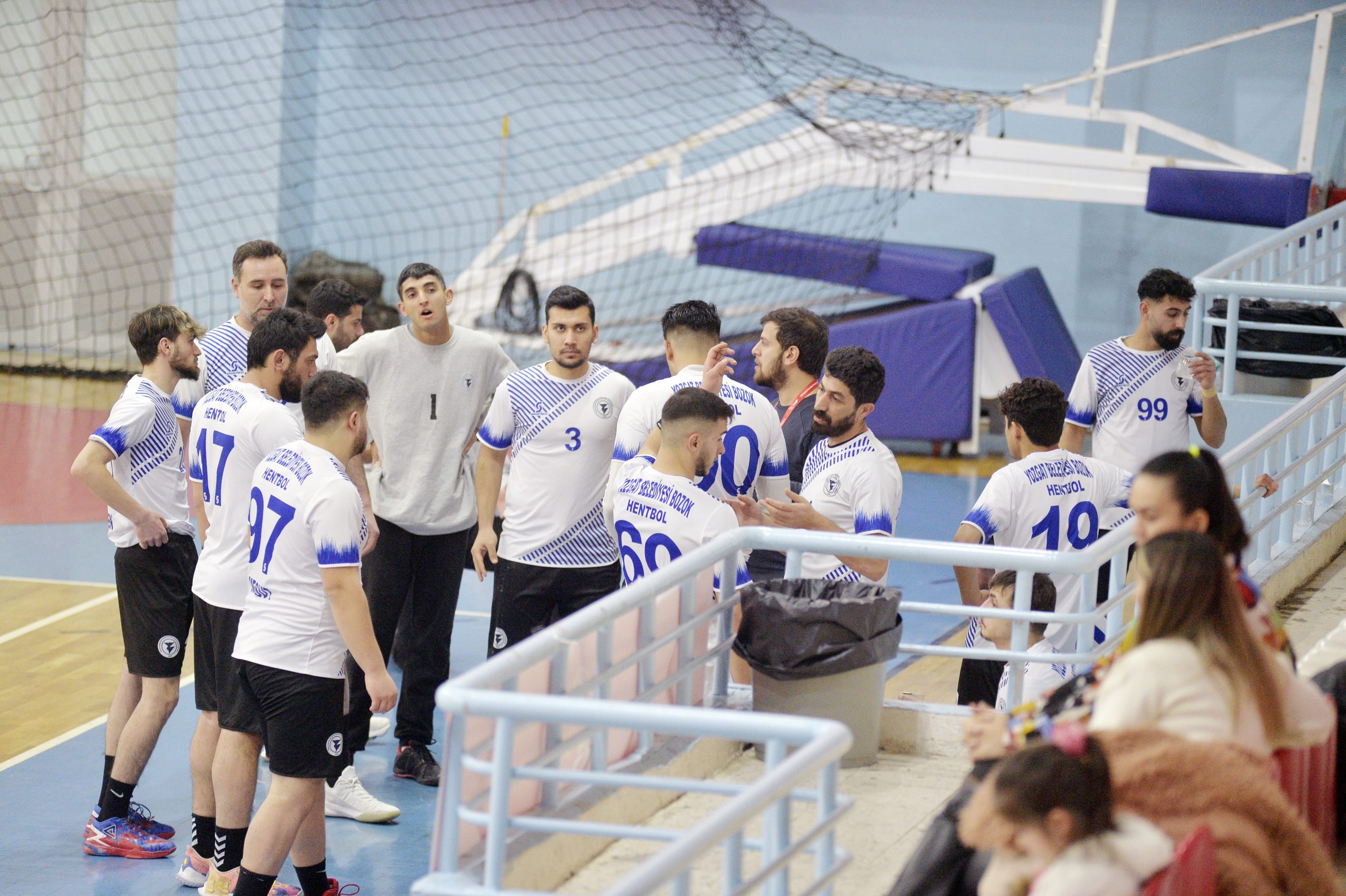 Hentbol Erkekler Birinci Ligi A Grubunda Play-Off mücadelesi veren Yozgat