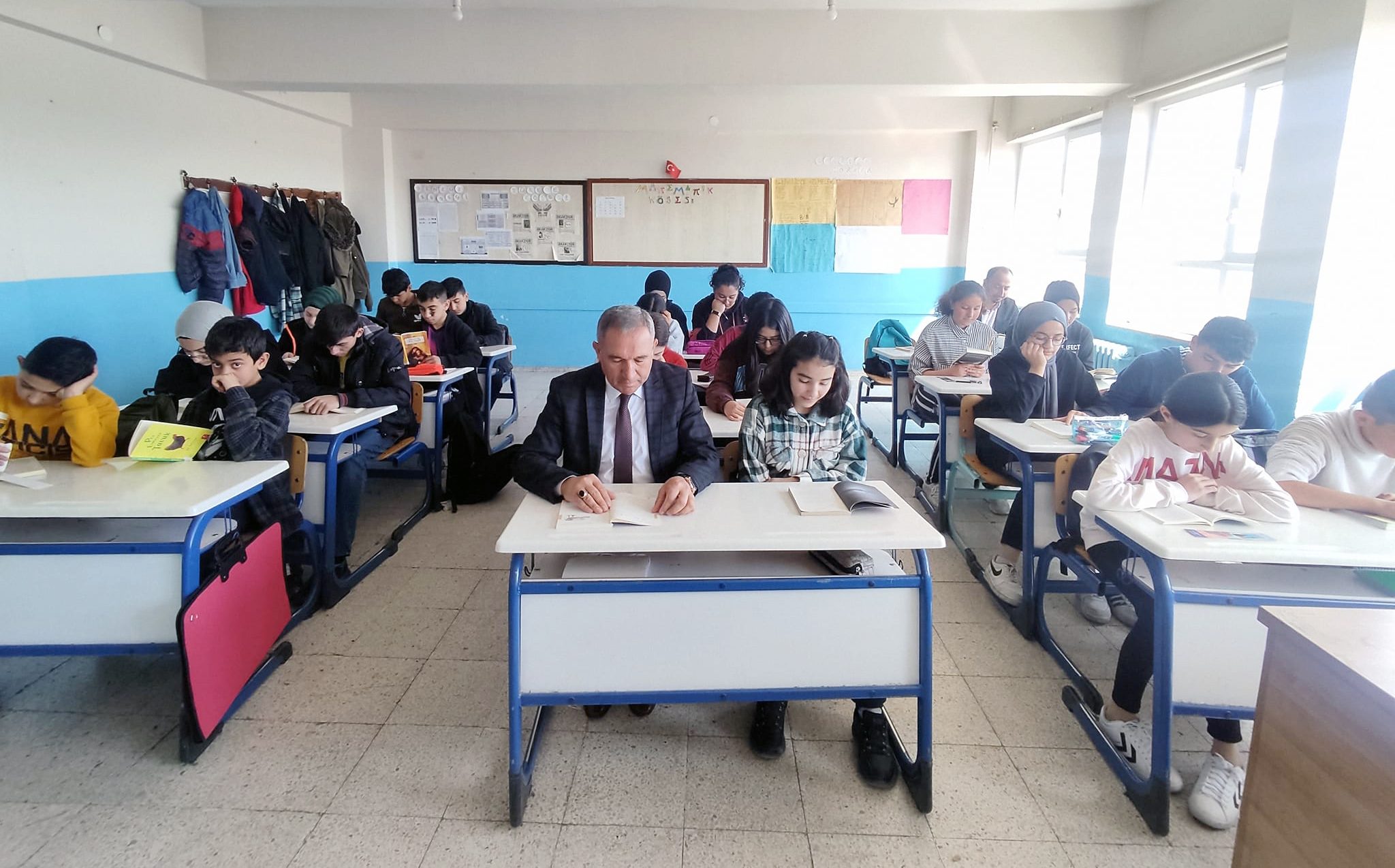 Kadışehri İlçe Milli Eğitim Müdürü Nuri Aksoy Oku-Yoz projesi kapsamında