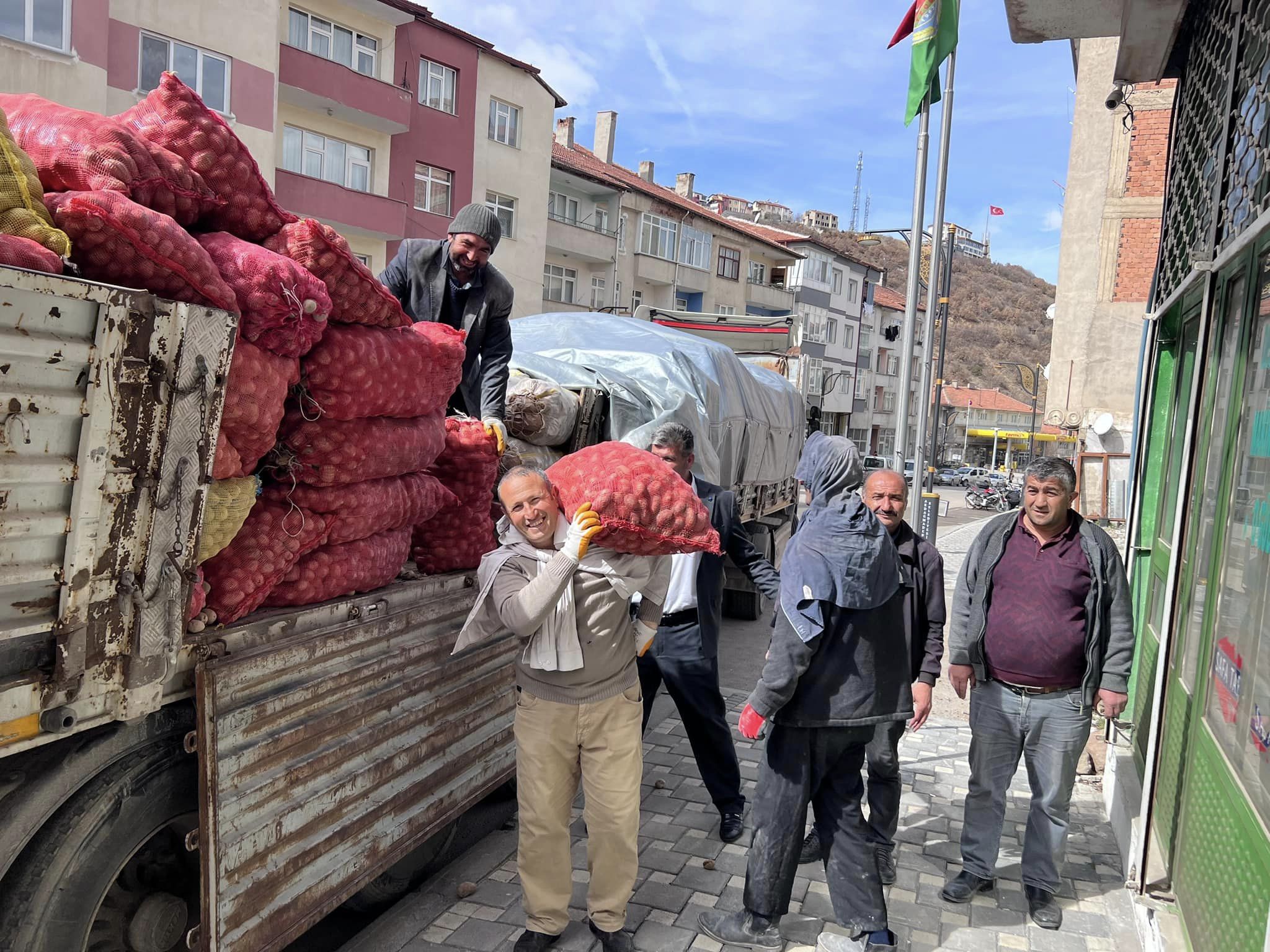 Akdağmadeni Ziraat Odası tarafından tohumluk ve kırazartmalık patates satışlarının başladığı