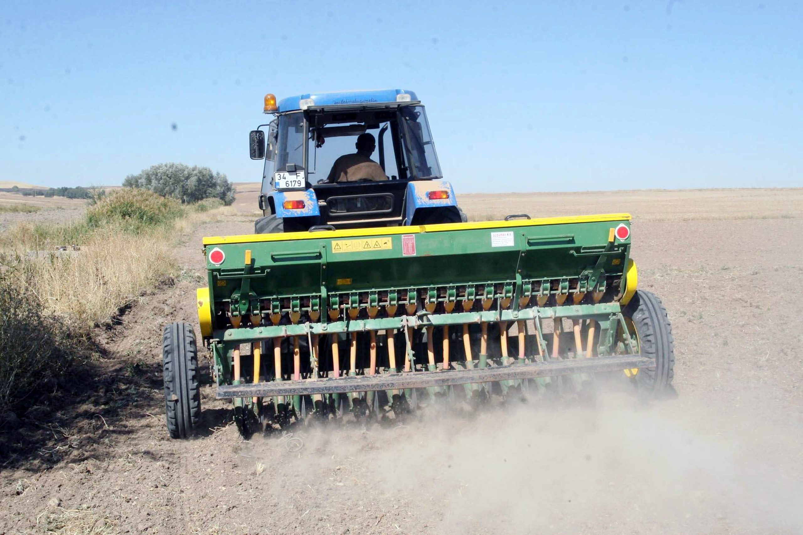 Sarıkaya ilçe Tarım ve Orman Müdürlüğü tarafından piyasada tanınmış gübre